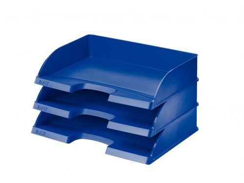 22068ES | Very robust side-opening letter tray. Design and colour-coordinated with the Leitz Plus desktop filing range. Stackable with Plus letter trays landscape Jumbo.