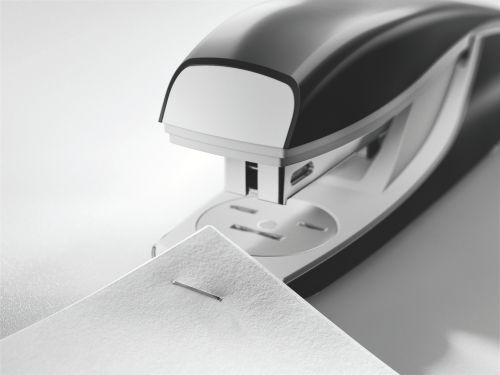 Sturdy metal stapler for everyday use. Robust and reliable. Patented Direct Impact Technology and Leitz Power Performance staples P3 (24/6, 26/6) and P4 (24/8, 26/8) ensure perfect stapling every time.