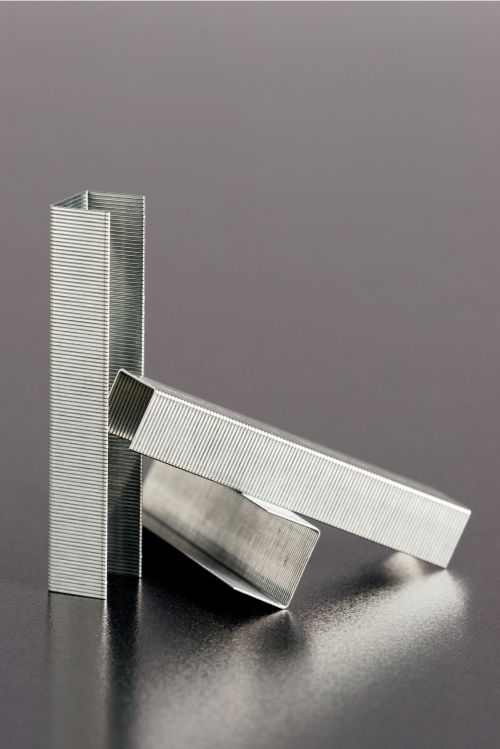 26207AC | 24/6 strong steel staples. Use with a Leitz stapler for optimum performance.