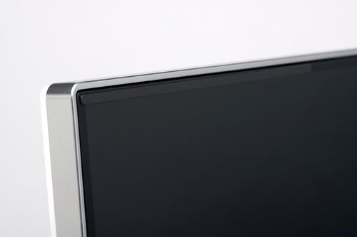 The patented MagPro™ Magnetic Privacy Screen Filter for Monitors 23” (16:9) can be attached and removed quickly and easily, offering best-in-class privacy protection.An ideal solution for a slim bezel or edge-to-edge displays. The privacy screen filter protects the monitor from scratches and damage while providing privacy by limiting the viewing angle to +/- 30°. Reduces harmful blue light by up to 22%, diminishes glare and improves clarity. Reversible for matte or glossy viewing options.With reversible viewing options, one side has a matte finish to maximise glare reduction and reduce traces of fingerprints. The other side is glossy and provides a clearer view of the monitor.