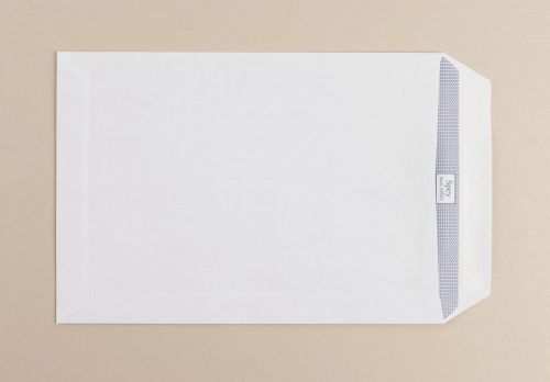 616189 | White wove wallet & pocket envelopes, ideal for general purpose correspondence, with a blue honeycomb opaque interior to ensure confidentiality.