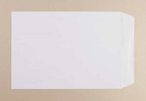 A quality envelope for when impressions count, these Thames envelopes, made from quality 100gsm white paper and feature an easy to use, secure peel and seal closure.  Suitable for A4 documents without the need for folding, these C4 envelopes measure324 x 229mm.  This bulk pack contains 250 white envelopes.