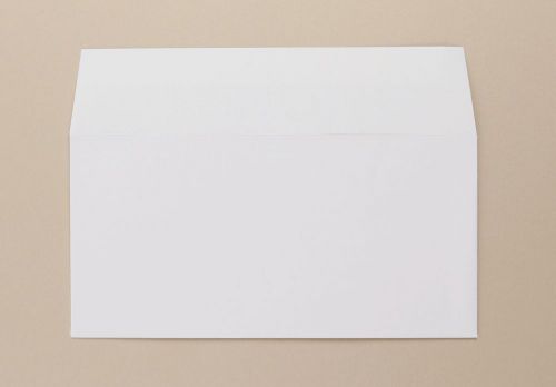 A quality envelope for when impressions count, these Thames envelopes, made from quality 100gsm white paper and feature an easy to use, secure peel and seal closure.  The DL envelopes are suitable for an A4 sheet folded twice or an A5 sheet folded once.  This bulk pack contains 1000 white envelopes.