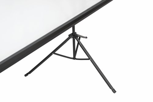 BQ81902 | The flame retardant and mildew resistant screen can be adjusted for 4:3, widescreen or square projection formats. The design features an adjustable screen angle to eliminate the keystone effect from overhead projectors. The sturdy tripod base and matte white screen unfold in seconds, and when you are done it is just as easy to pack it back into the sturdy steel case. This item boasts a square screen 1500mm wide.