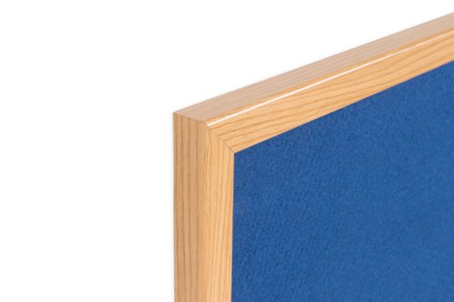 44003BS | The Earth-it Executive Notice boards are eco friendly and made from a high proportion of recycled and waste materials. Their oak look sturdy 22mm frame, gives them a distinctive look, and the blue felt surface can be used to display messages and notes with pushpins or hook and loop strips.