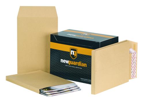 58717BG - New Guardian Pocket Gusset Envelope C4 Peel and Seal Plain Power-Tac 25mm Gusset 130gsm Manilla (Pack 100) - E27266