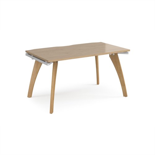 Fuze single desk 1400mm x 800mm with oak legs - white underframe, kendal oak top