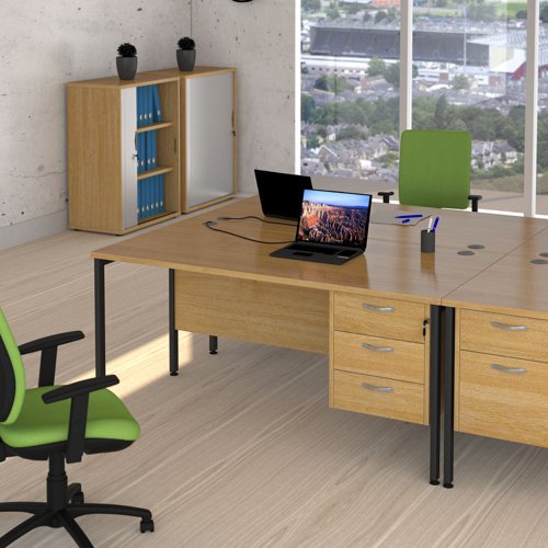 Maestro 25 straight desk 1800mm x 800mm with 3 drawer pedestal - black H-frame leg, grey oak top