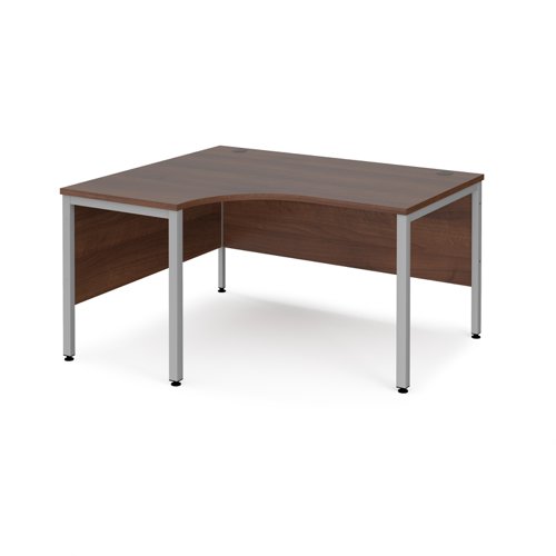 Maestro 25 left hand ergonomic desk 1400mm wide - silver bench leg frame, walnut top