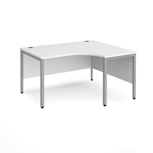 Maestro 25 right hand ergonomic desk 1400mm wide - silver bench leg frame, white top
