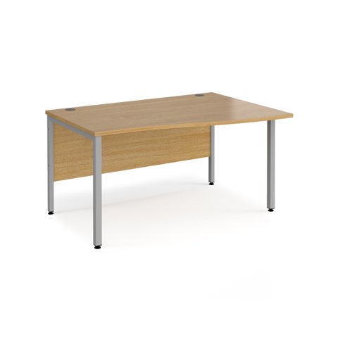 Maestro 25 right hand wave desk 1400mm wide - silver bench leg frame, oak top