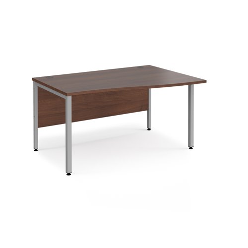 Maestro 25 right hand wave desk 1400mm wide - silver bench leg frame, walnut top