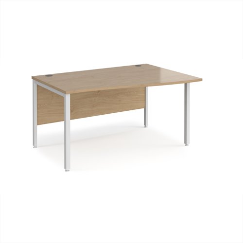 Maestro 25 right hand wave desk 1400mm wide - white bench leg frame, Kendal Oak top