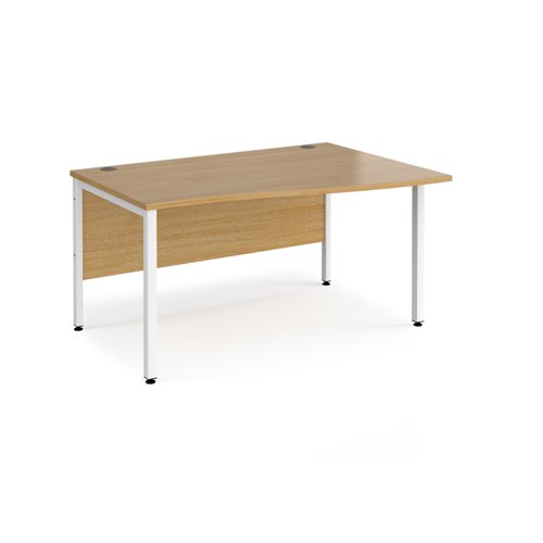 Maestro 25 right hand wave desk 1400mm wide - white bench leg frame, oak top