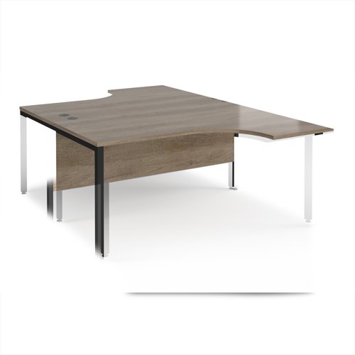 Maestro 25 back to back ergonomic desks 1600mm deep - black bench leg frame, Nebraska Oak top