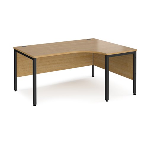 Maestro 25 right hand ergonomic desk 1600mm wide - black bench leg frame, oak top