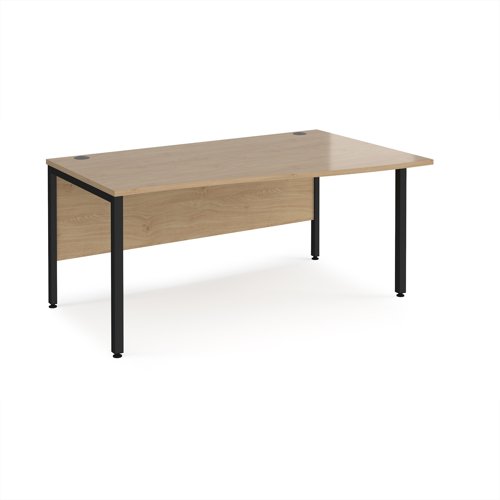 Maestro 25 right hand wave desk 1600mm wide - black bench leg frame, Kendal Oak top