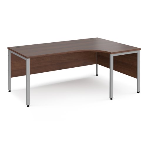 Maestro 25 right hand ergonomic desk 1800mm wide - silver bench leg frame, walnut top