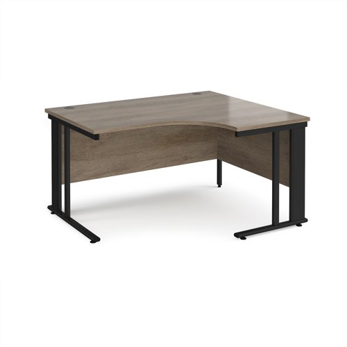 Maestro 25 right hand ergonomic desk 1400mm wide - black cable managed leg frame, nebraska oak top