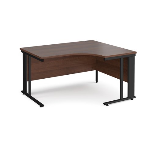 Maestro 25 right hand ergonomic desk 1400mm wide - black cable managed leg frame, walnut top