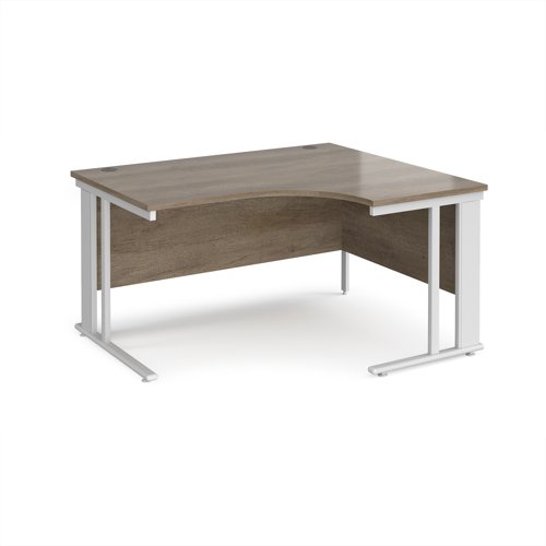 Maestro 25 right hand ergonomic desk 1400mm wide - white cable managed leg frame, nebraska oak top