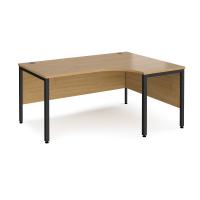 Maestro 25 right hand ergonomic desk 1600mm wide - black bench leg frame, oak top