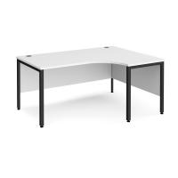Maestro 25 right hand ergonomic desk 1600mm wide - black bench leg frame, white top
