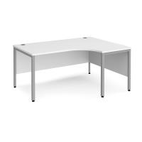 Maestro 25 bench right hand ergonomic desk