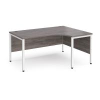 Maestro 25 right hand ergonomic desk 1600mm wide - white bench leg frame, grey oak top