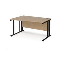 Maestro 25 left hand wave desk 1400mm wide - black cable managed leg frame, kendal oak top