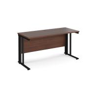 Maestro 25 straight desk 1400mm x 600mm - black cable managed leg frame, walnut top