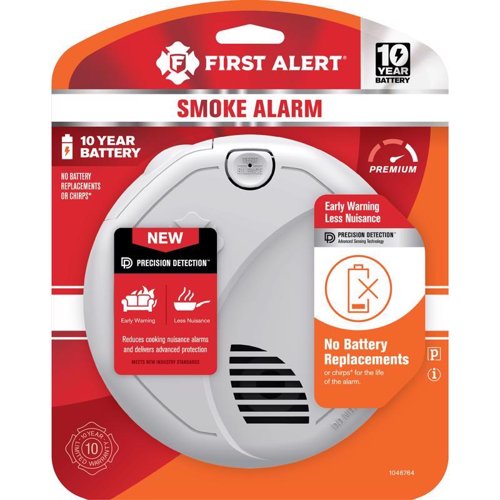 First Alert Battery-Powered Ionization/Photoelectric Dual Sensor Smoke Detector 1 pk