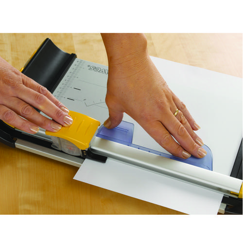 Heavy duty blade, accepts paper/film/photos/cardboard, adjustable back margin * Using 80gsm paper