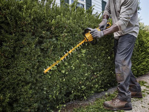 DEWALT DCMHT573X1-GB DCMHT573X XR FlexVolt Hedge Trimmer 54V 1 x 9.0Ah Li-ion