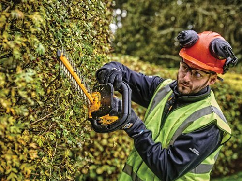 DEWALT DCMHT563P1-GB DCMHT563P1 XR Hedge Trimmer 18V 1 x 5.0Ah Li-ion
