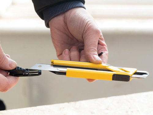 STANLEY® STHT10266-0 Self-Locking Snap-Off Knife 18mm