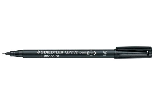 33170TT | Lumocolor CD/DVD pen. Ventilated caps in accordance with ISO 11540. Refillable. Barrel and cap made from PP for long service life and low environmental impact. No toxic heavy metals such as cadmium or lead-based colouring agents are used for the colouring of plastic. STAEDTLER does not use xylene and toluene as ink ingredients. Dry Safe ink increases product life span. Environmentally friendly manufacturing process. Reusable box, phthalate-free material. Line width: 0.4mm. Black. Packed 10.