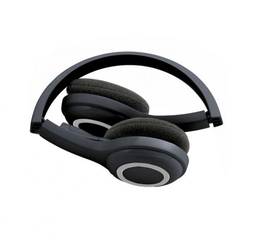 LOG-981-000342 | Cut loose from your PC and roam freely as you talk. Lightweight and long-range wireless headset lets you listen and chat up to 10 m. Laser-tuned speaker drivers and noise-cancelling microphone delivers clear calls and stereo sound. Works with Windows®, Mac and favorite calling applications. Adjustable headband and foam ear cups feel comfortable even after long hours of use.