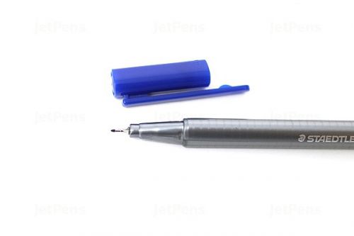 Fineliner with super fine metal-clad clip. Ergonomic triangular barrel for fatigue-free working. Dry-safe can be left uncapped up to 2 days without drying up. Features a stand-up wallet for easy access to pens. Ventilated caps in accordance with ISO 11540. Barrel and cap made from PP for long service life and low environmental impact. Water-based ink. No toxic heavy metals such as cadmium or lead-based colouring agents are used for the colouring of plastic. STAEDTLER does not use xylene and toluene as ink ingredients. Dry Safe ink increases product life span. Environmentally friendly manufacturing process. Reusable box, phthalate-free material. 0.8 tip gives line width of 0.3mm. 