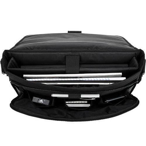 8LE4X40Y95215 | Getting around town is easy with the ThinkPad 15.6'' Essential Messenger. Worn over the shoulder in true bicycle courier style, this messenger has a large storage capacity, and keeps your items organised and easy to access.