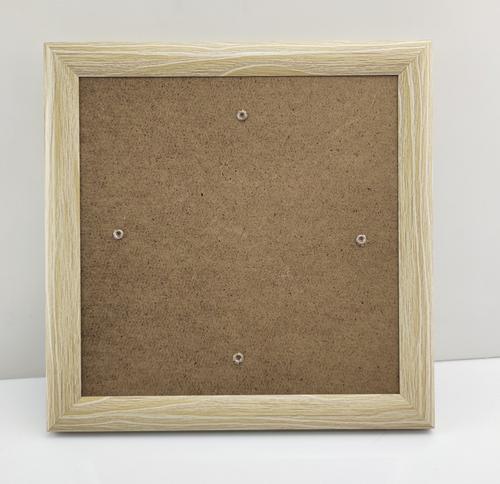 10306CB | This picture frame is designed to be used with Craft Buddy Crystal Art Cards, 18x18cm. Crystal Art Card is not included. Picture frame material is plastic, size is 21cm x 21cm. 