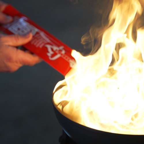 StaySafe Pansafe fire extinguisher is designed to rapidly extinguish a dangerous cooking oil pan fire. Designed to store neatly in a kitchen drawer or cupboard, close to where a pan fire might start. The fast acting liquid technology expands to smother the fire. Simply place in the pan, no need to even open the sachet. The sachet is slim and lightweight, a less toxic residue is created by the extinguishing fluid. Smothers a fire, eliminating the toxic gases that fires can leave behind.