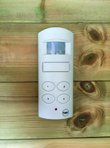 Yale Shed and Garage Alarm - Wireless; Loud Siren; Easy to Install Home Security 8YASAA5015