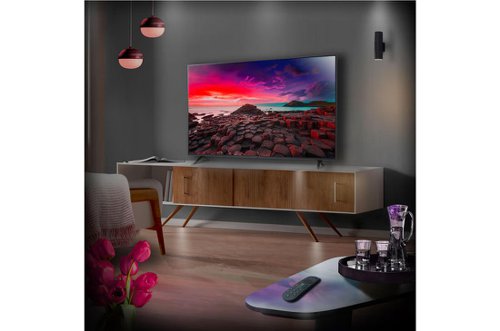 Experience crystal clear 4K viewing, sharp images and immersive sound with the LG UHD AI UT80 4K smart TV.With breathtaking 4K HDR10 Pro and alpha 5 AI 4K processor (Gen 7).Featuring a slim profile and bezel, twinned with a sleek stand design.