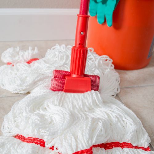 Carlisle 60in Fiberglass Mop Handle Red Pack EA