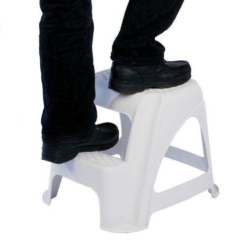 Manufactured from high quality plasticLightweight yet durable 2 step unitLarge anti-slip platform & feet