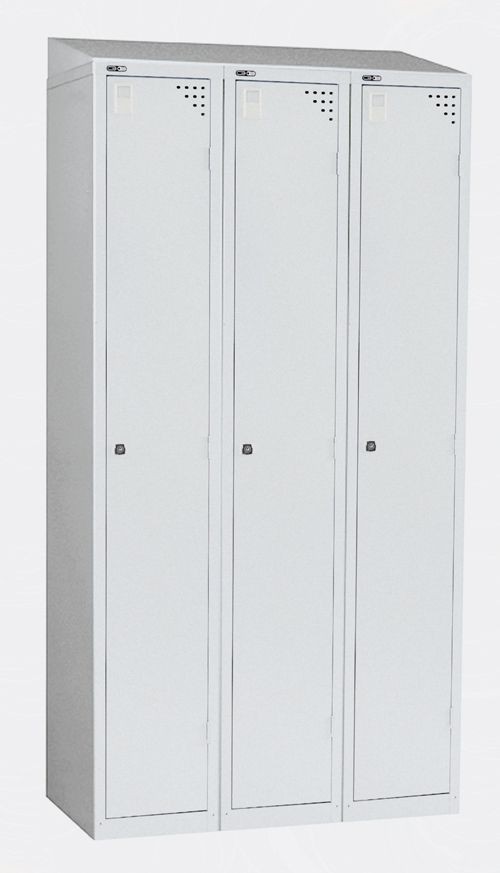 Triple Sloping Top Grey, For Use With Nest Of Three 305W X 457D Lockers, Grey