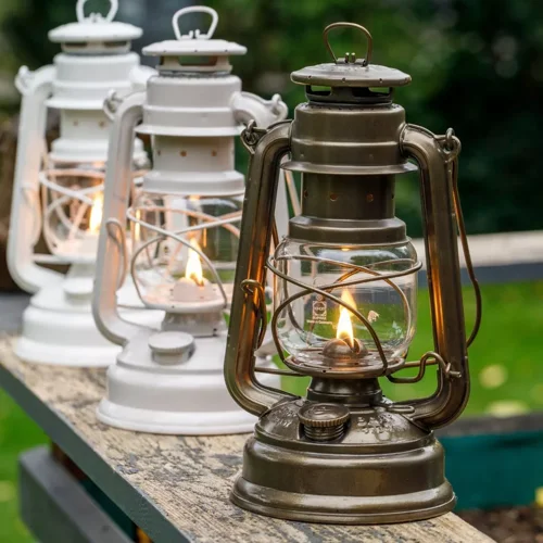Redwood 280mm/12” Hurricane Lantern Indoor or Outdoor Paraffin Lantern