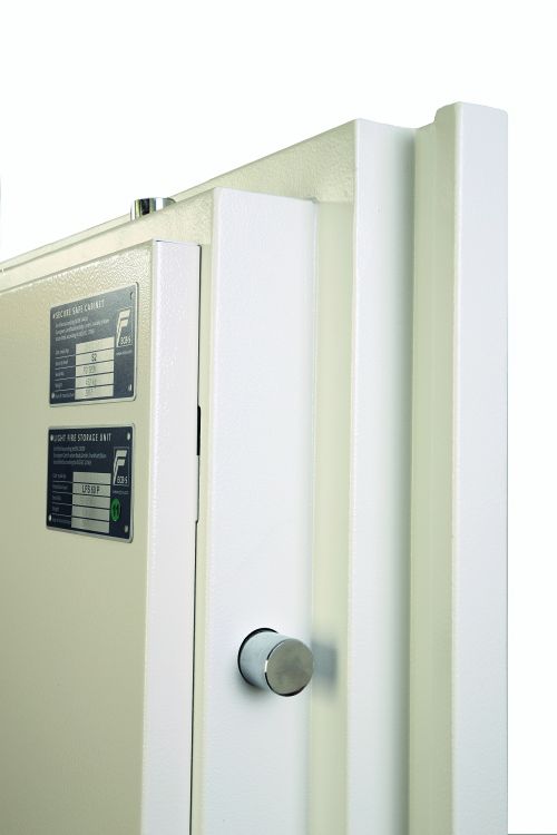 Phoenix Fire Commander Pro FS1921K Size 1 S2 Security Fire Safe with Key Lock FS1921K Buy online at Office 5Star or contact us Tel 01594 810081 for assistance
