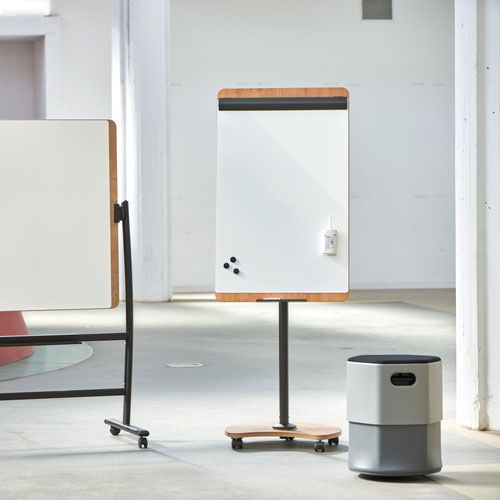 24513RC | NATURAL Range from Rocada is inspired by nature. Years of experience offer simplicity and balanced design to reflect our roots.Mobile flipchart with solid stand combines metallic and wood finishes. Simple clamp mechanism grips flipchart pad. Heavy wooden base and castors offers sturdy support for your meetings and presentations. Hardwearing surface also acts as a magnetic dry whiteboard, made from steel for longevity. Also converts into table and can be used as a horizontal working surface for more including working environments. Spring mechanism offer quick conversion from vertical to horizontal and can be set at any angle. Wooden back construction adds to its aesthetic appeal and would suit the most design oriented environment.